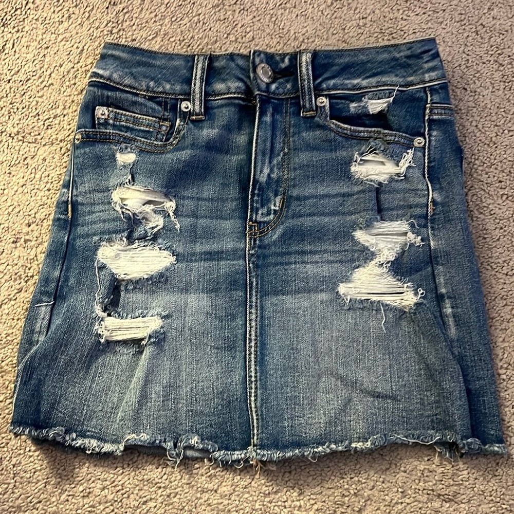 American Eagle ripped jean skirt